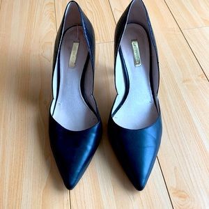 Louise et Cie black snakeskin hermosah pumps, size 9.5. Heel: 3.5” barely worn